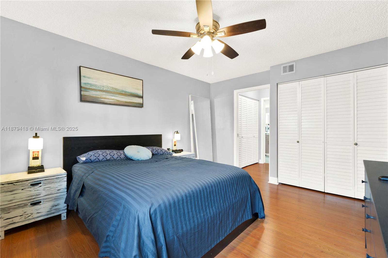 See details 101 1 / 1 907 sq. ft. $ 2025-09-16 0 Photo