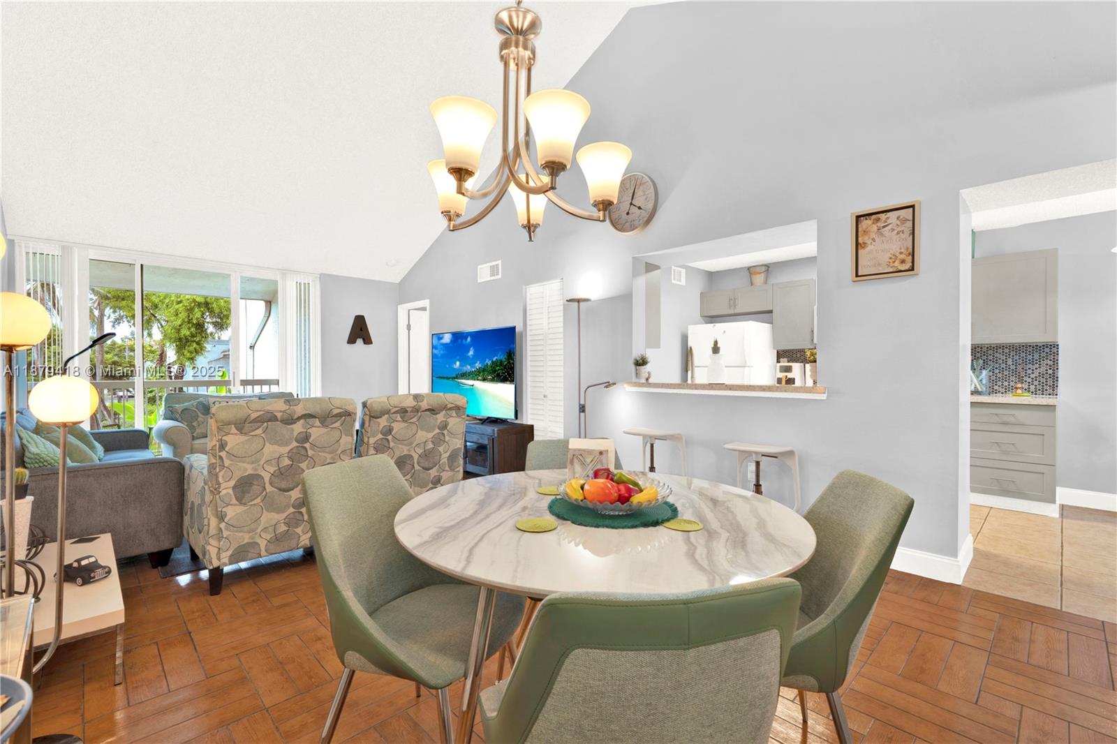 See details 101 1 / 1 907 sq. ft. $ 2025-09-16 0 Photo