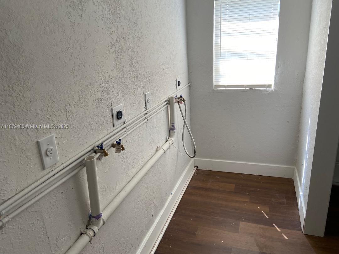 See details / sq. ft. $ 2025-09-16 0 Photo