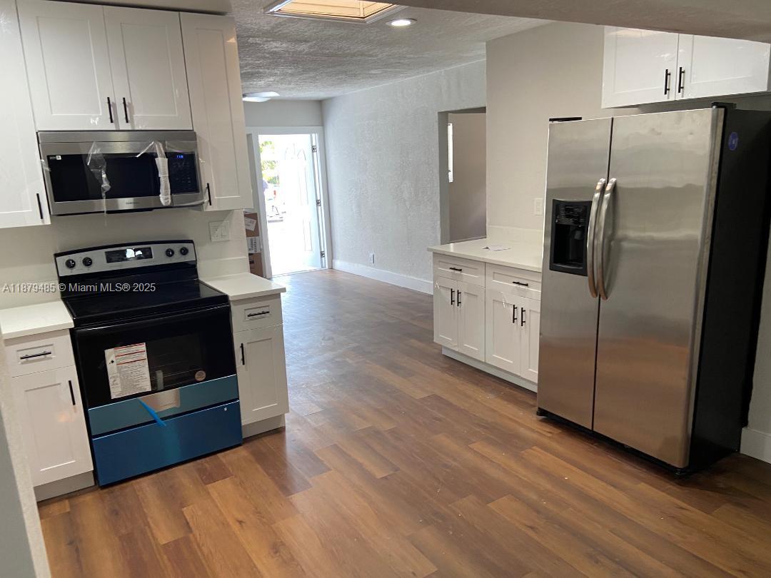 See details / sq. ft. $ 2025-09-16 0 Photo