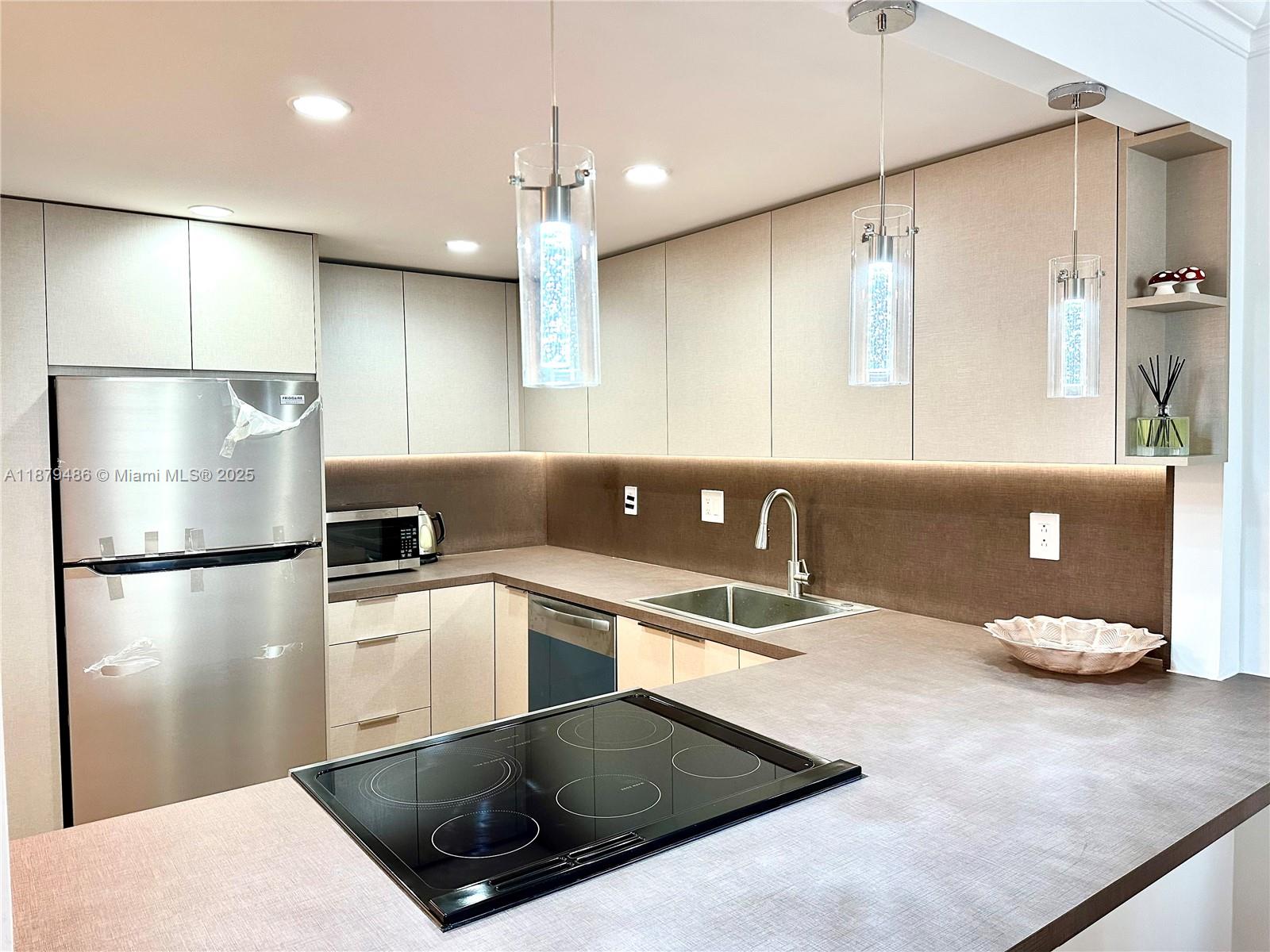 Photo of 1849 Ocean Dr #605, Hallandale Beach, Florida, 33009 -