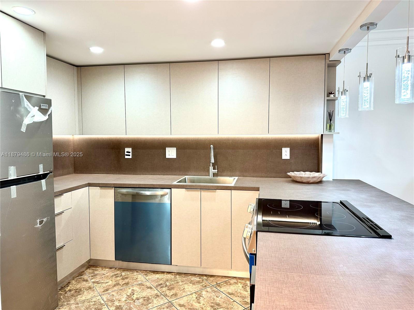 Photo of 1849 Ocean Dr #605, Hallandale Beach, Florida, 33009 -