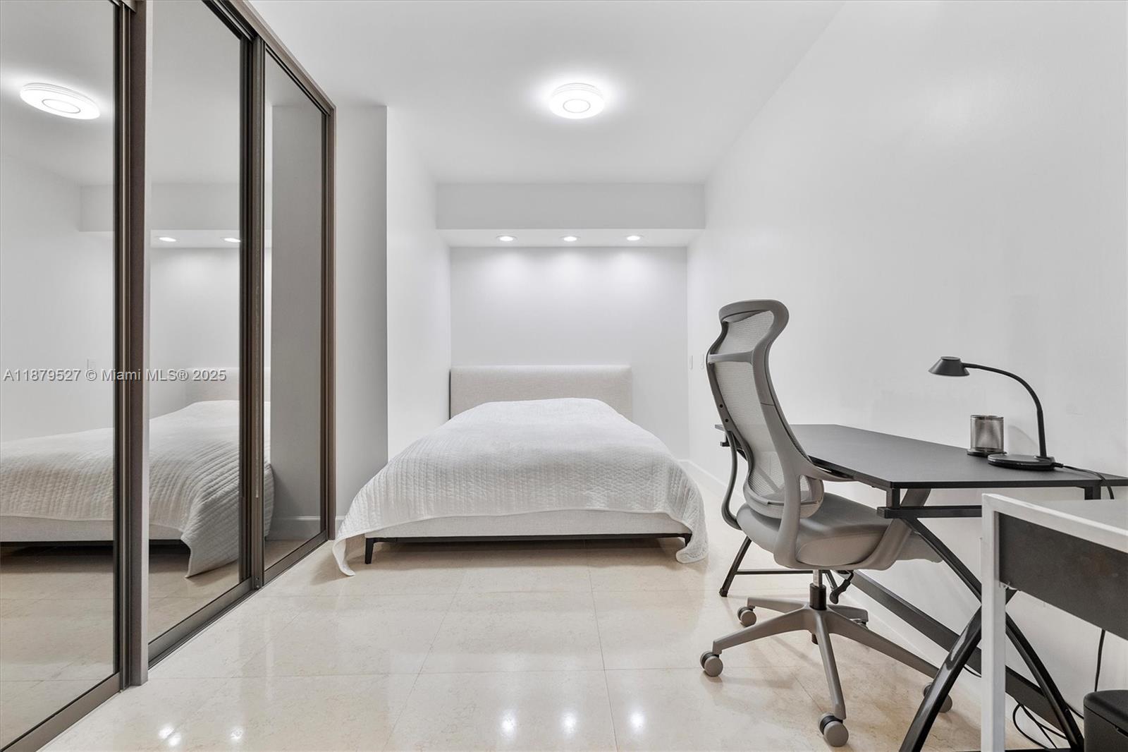 4503 3 / 3 1733 sq. ft. $ 2025-09-16 0 Photo