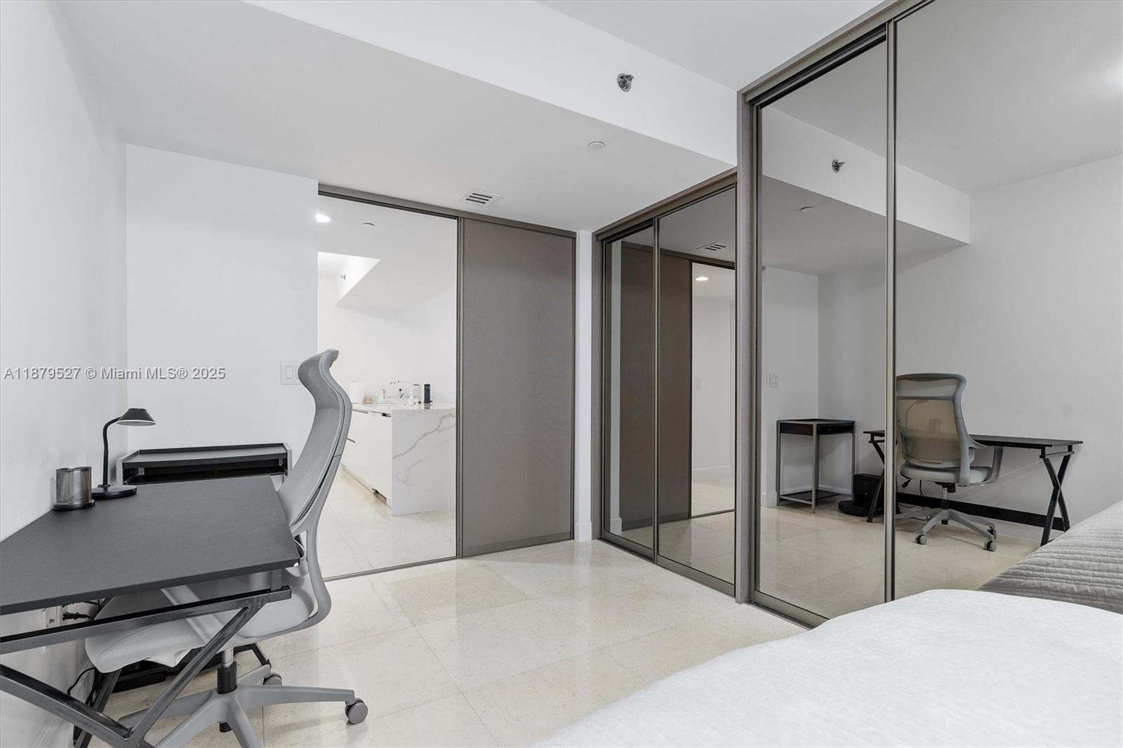 4503 3 / 3 1733 sq. ft. $ 2025-09-16 0 Photo
