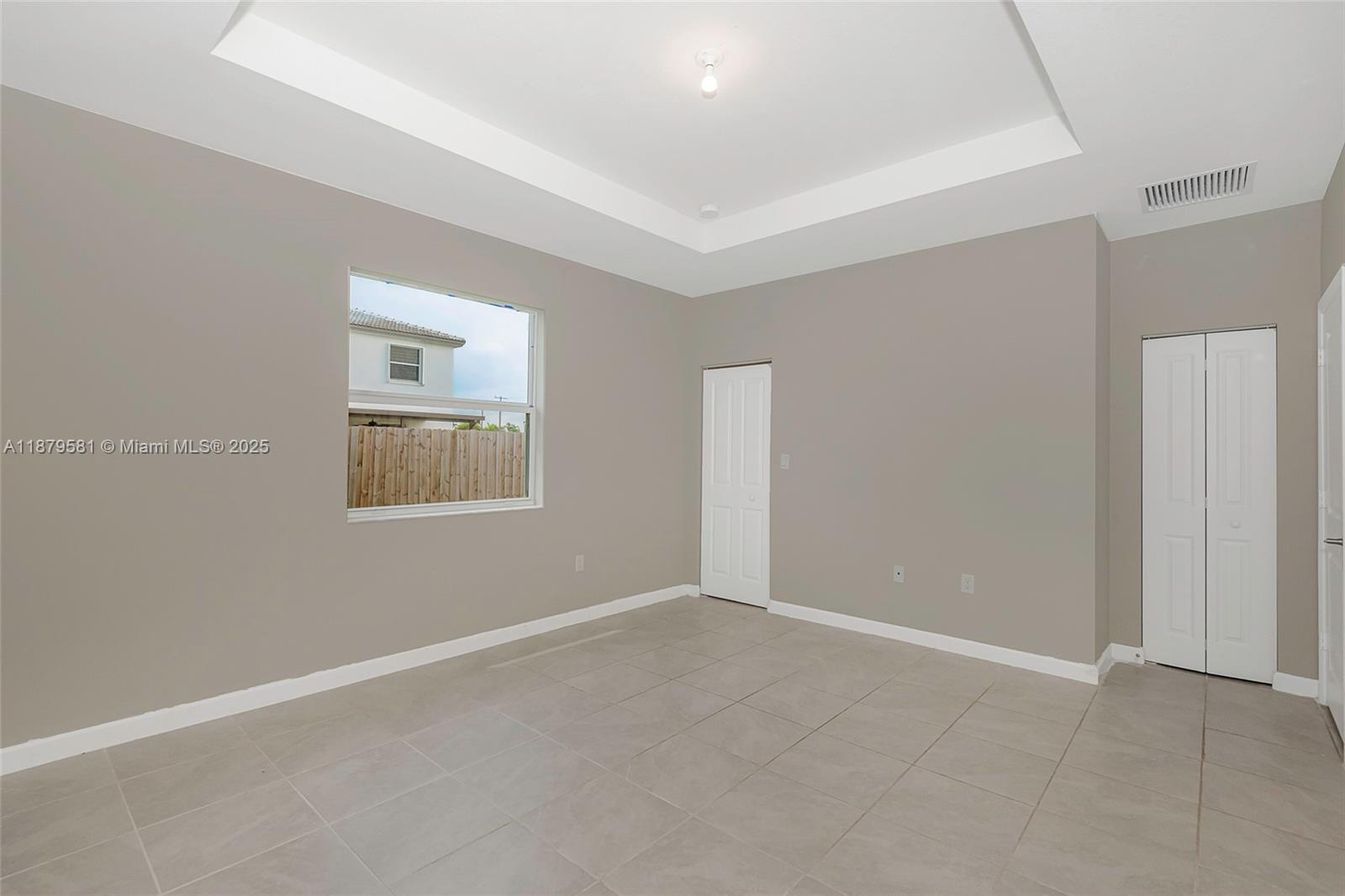 Ver detalles 16344 4 / 3 1895 sq. ft. $ 2025-11-12 0 foto