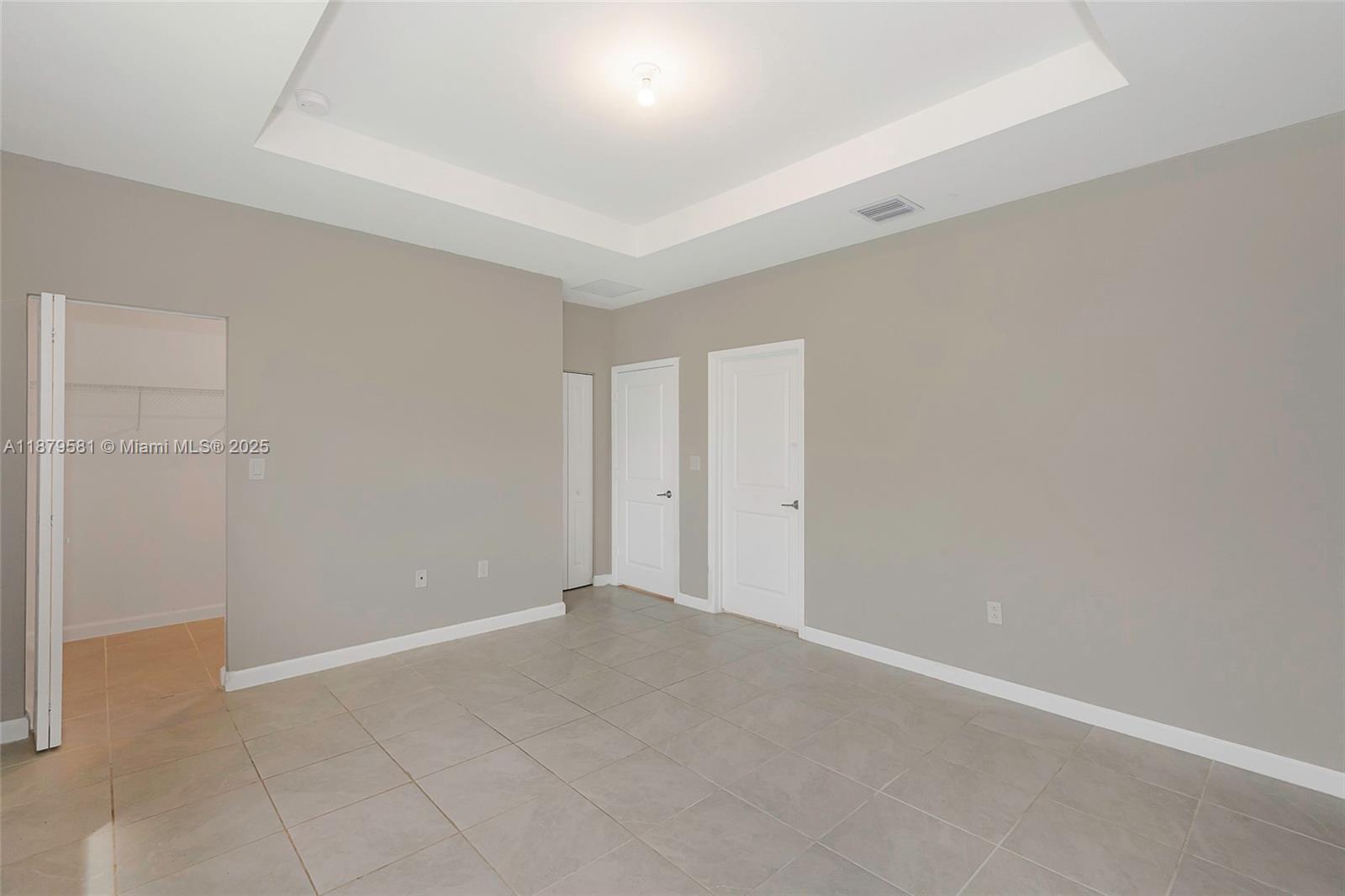 Ver detalles 16344 4 / 3 1895 sq. ft. $ 2025-11-12 0 foto