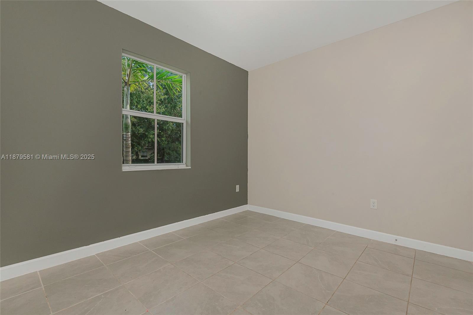 Ver detalles 16344 4 / 3 1895 sq. ft. $ 2025-11-12 0 foto