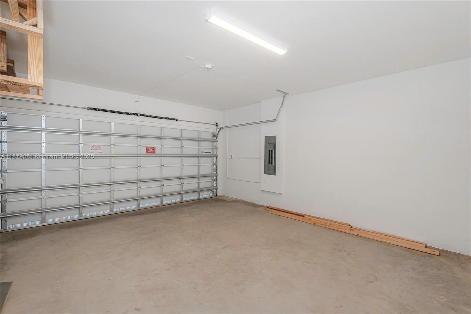 Ver detalles 16344 4 / 3 1895 sq. ft. $ 2025-11-12 0 foto