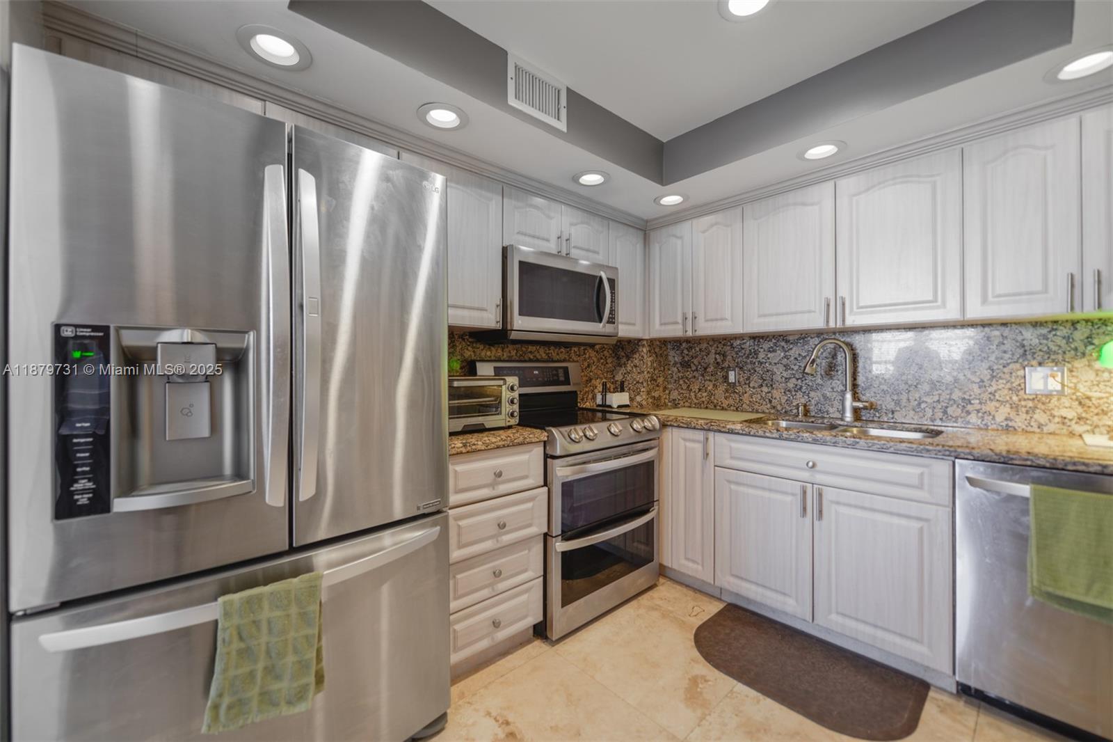 6F 2 / 2 1340 sq. ft. $ 2025-09-16 0 Photo