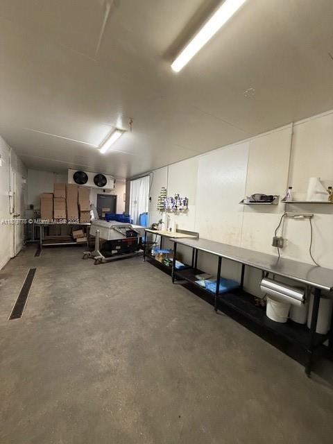 See details / sq. ft. $ 2025-09-16 0 Photo