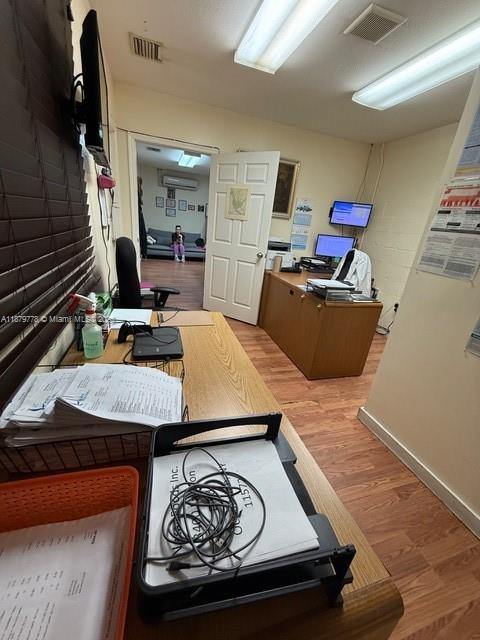 See details / sq. ft. $ 2025-09-16 0 Photo