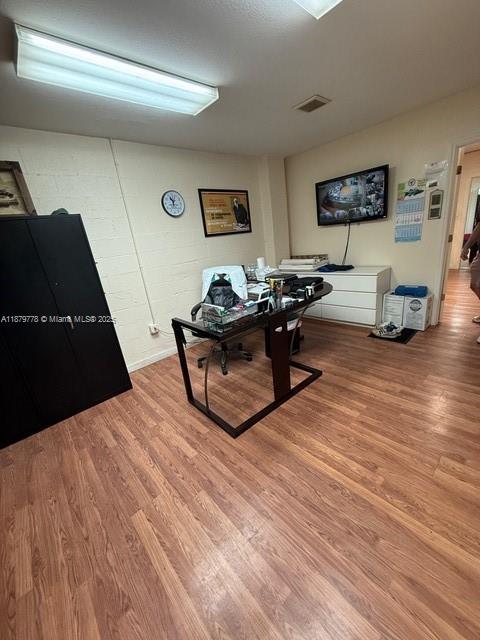 See details / sq. ft. $ 2025-09-16 0 Photo