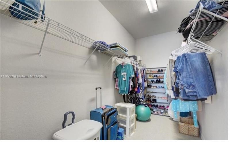 1422 3 / 3 1824 sq. ft. $ 2025-09-16 0 Photo