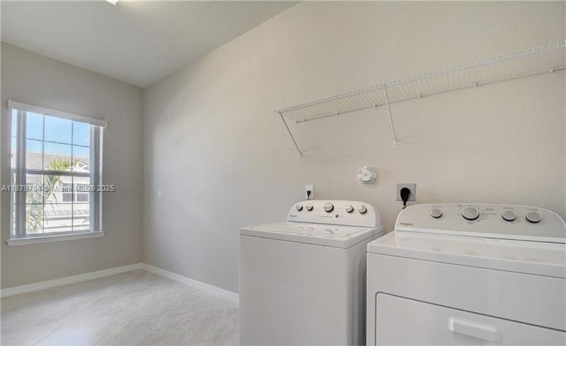 1422 3 / 3 1824 sq. ft. $ 2025-09-16 0 Photo