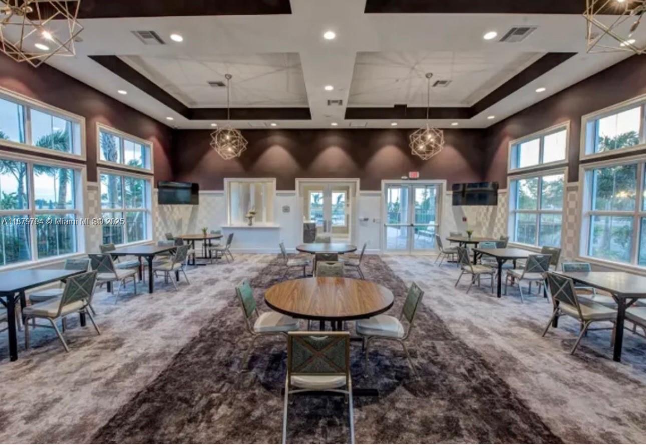 1422 3 / 3 1824 sq. ft. $ 2025-09-16 0 Photo