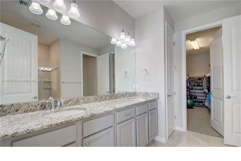 1422 3 / 3 1824 sq. ft. $ 2025-09-16 0 Photo