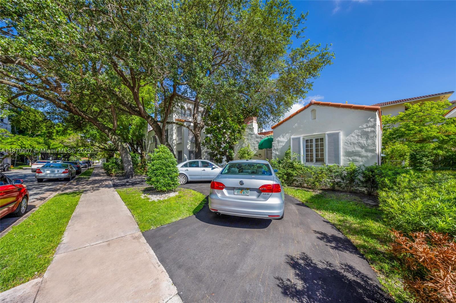 See details / sq. ft. $ 2025-09-16 0 Photo