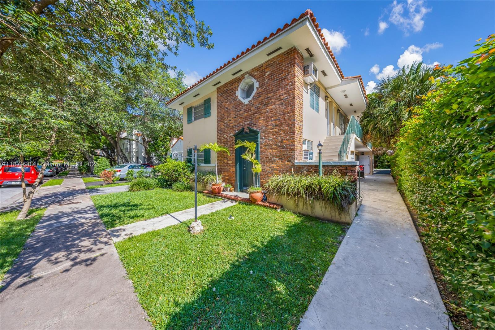 See details / sq. ft. $ 2025-09-16 0 Photo