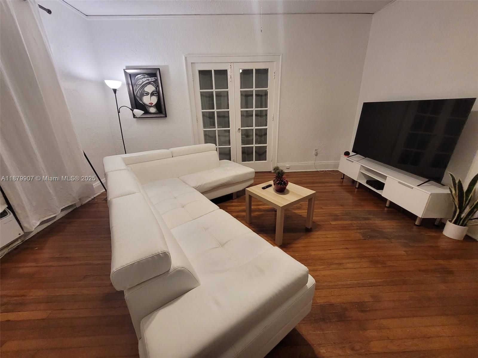 See details / sq. ft. $ 2025-09-16 0 Photo