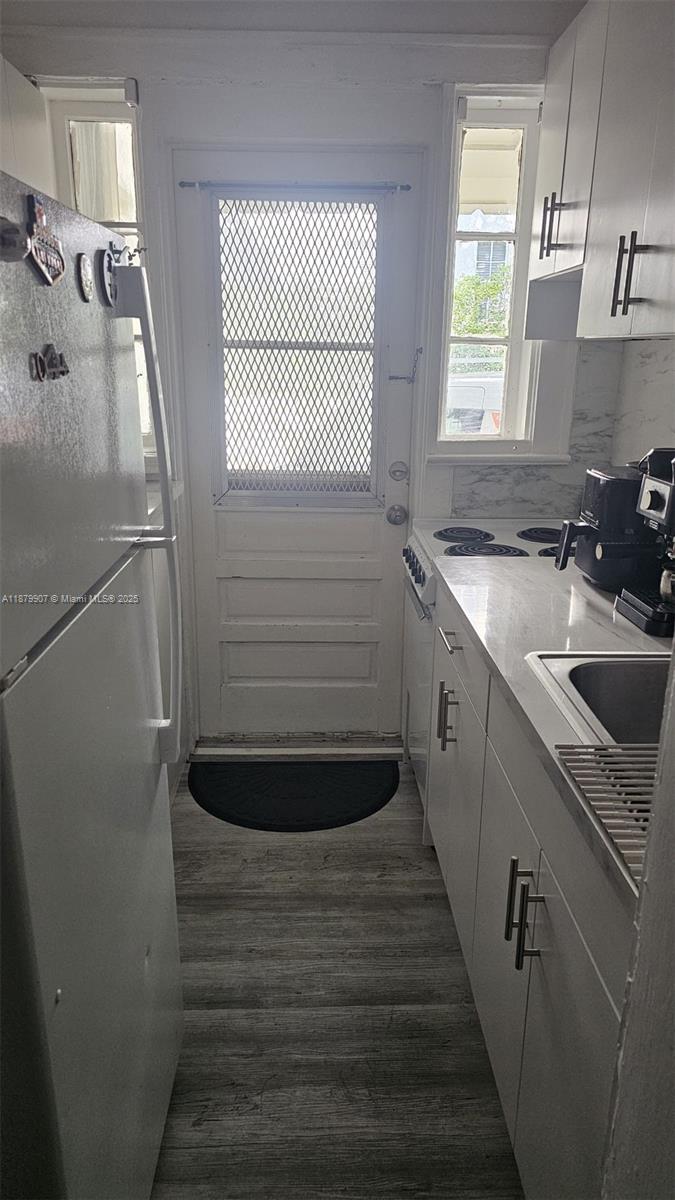 See details / sq. ft. $ 2025-09-16 0 Photo