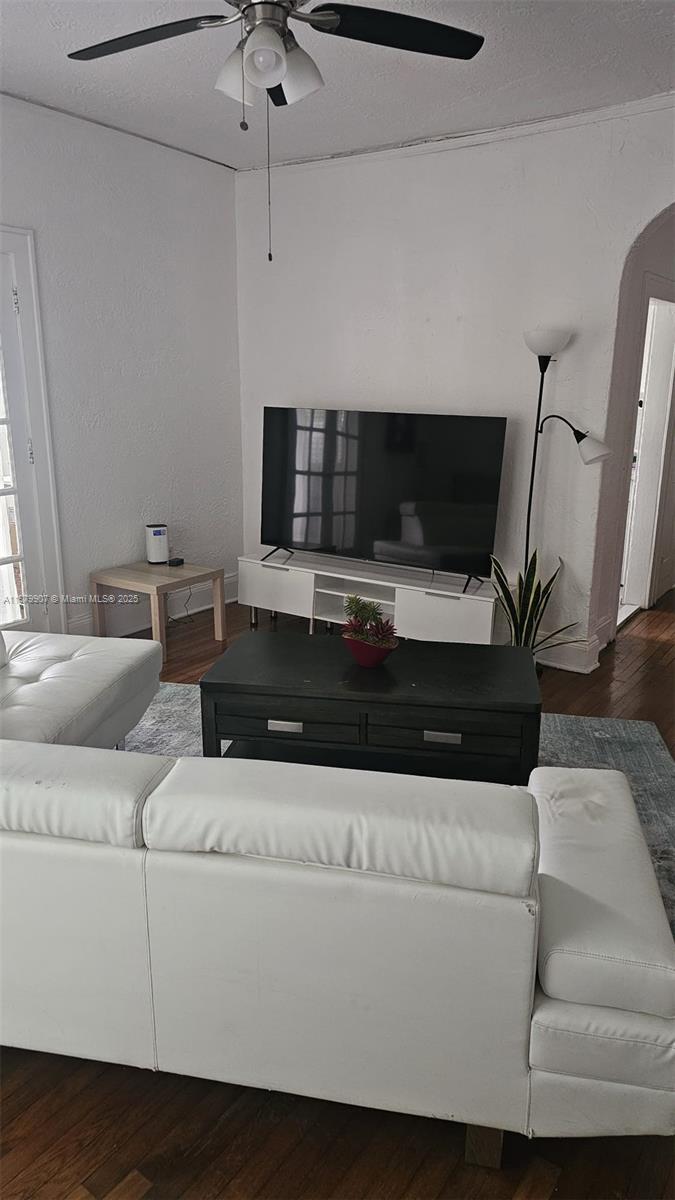 See details / sq. ft. $ 2025-09-16 0 Photo
