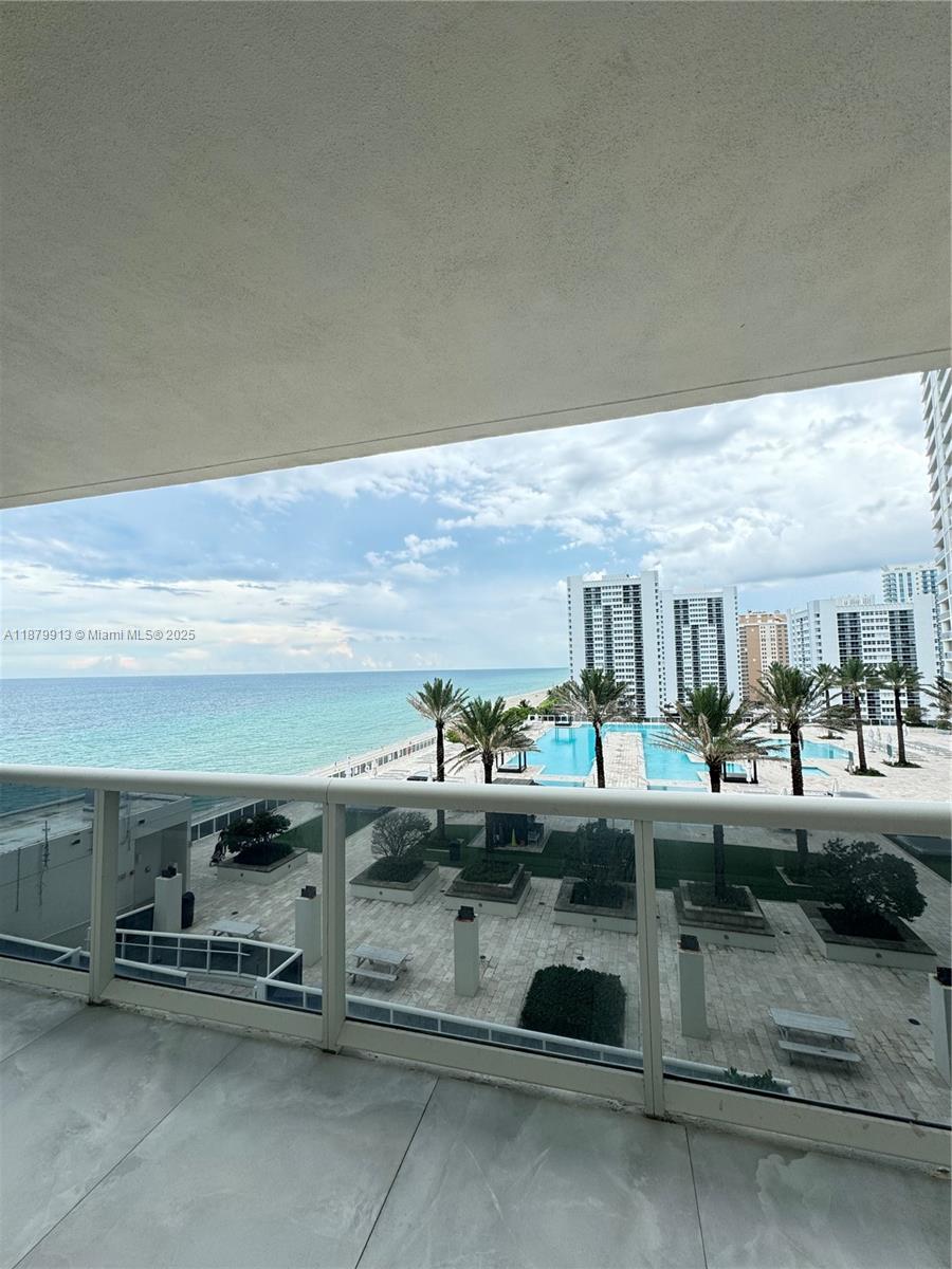 1002 2 / 2 1900 sq. ft. $ 2025-09-16 0 foto