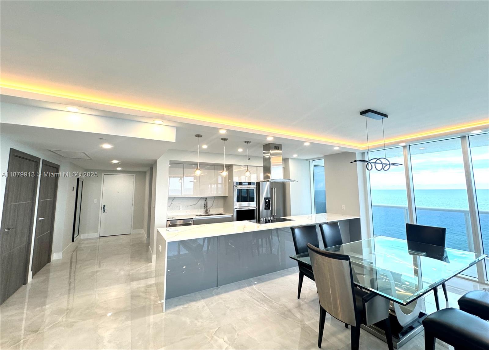 1002 2 / 2 1900 sq. ft. $ 2025-09-16 0 foto