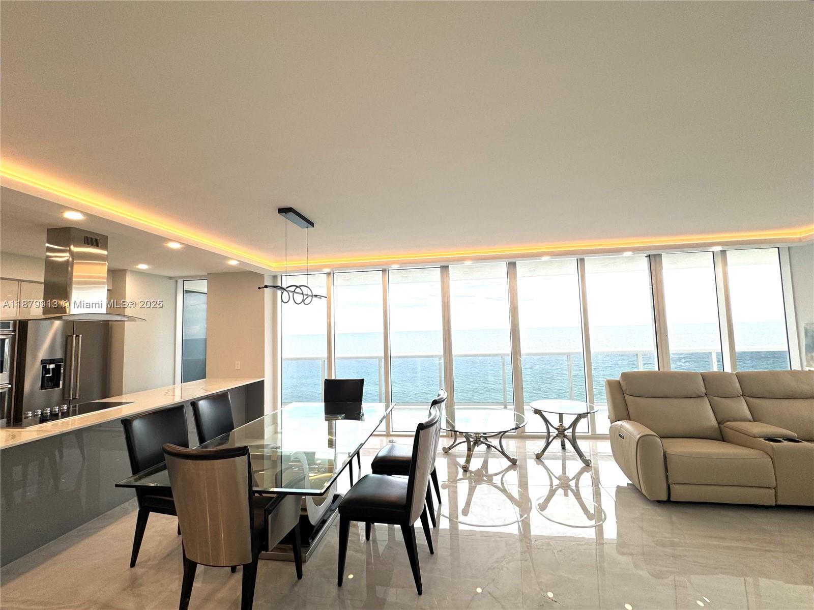 1002 2 / 2 1900 sq. ft. $ 2025-09-16 0 foto
