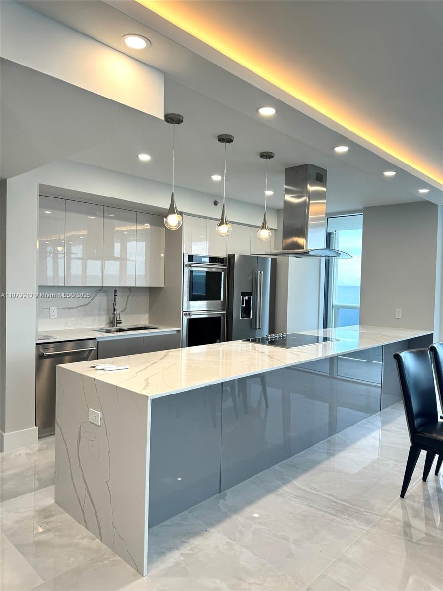 1002 2 / 2 1900 sq. ft. $ 2025-09-16 0 foto