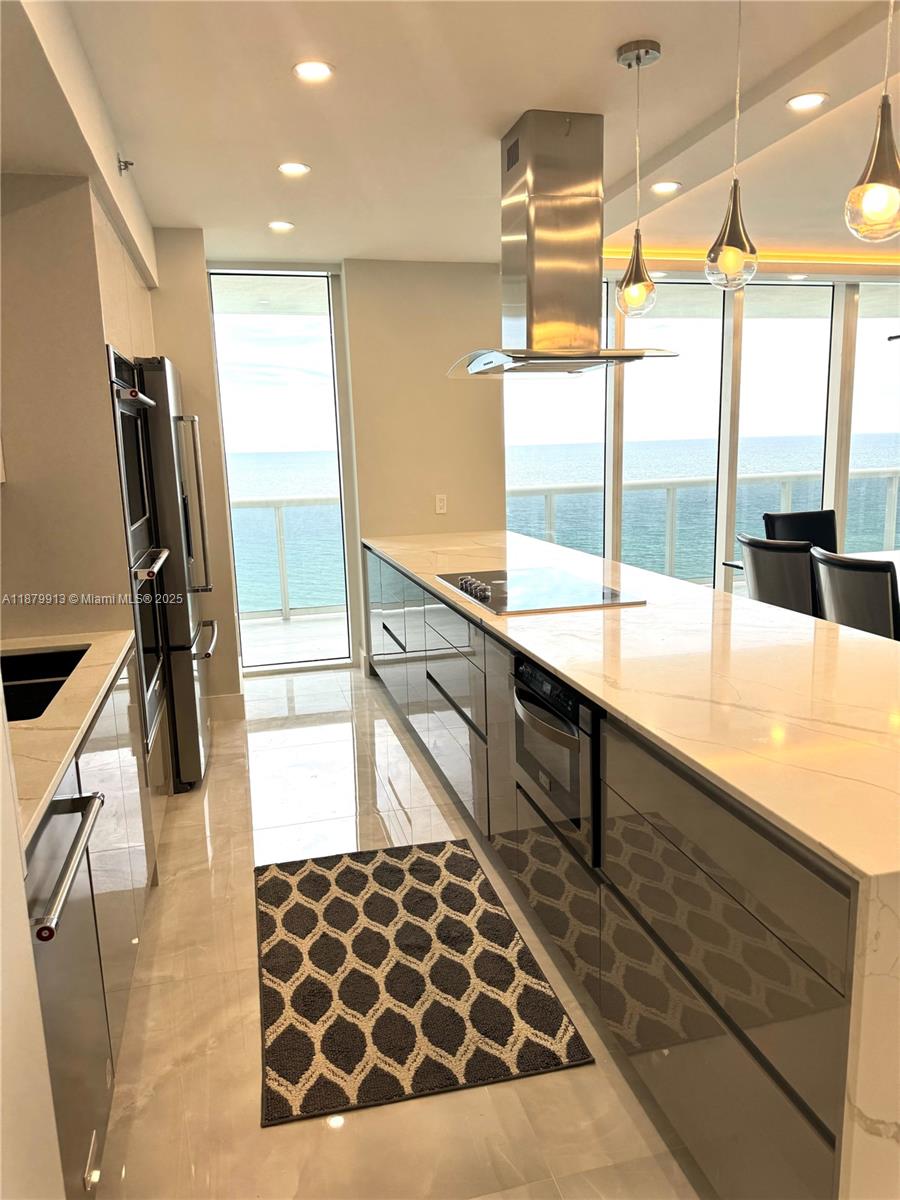 1002 2 / 2 1900 sq. ft. $ 2025-09-16 0 foto