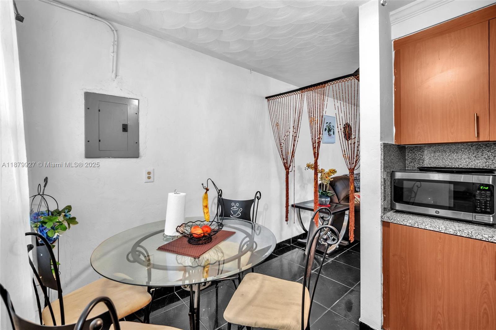   /  1727 sq. ft. $ 2025-09-16 0 Photo