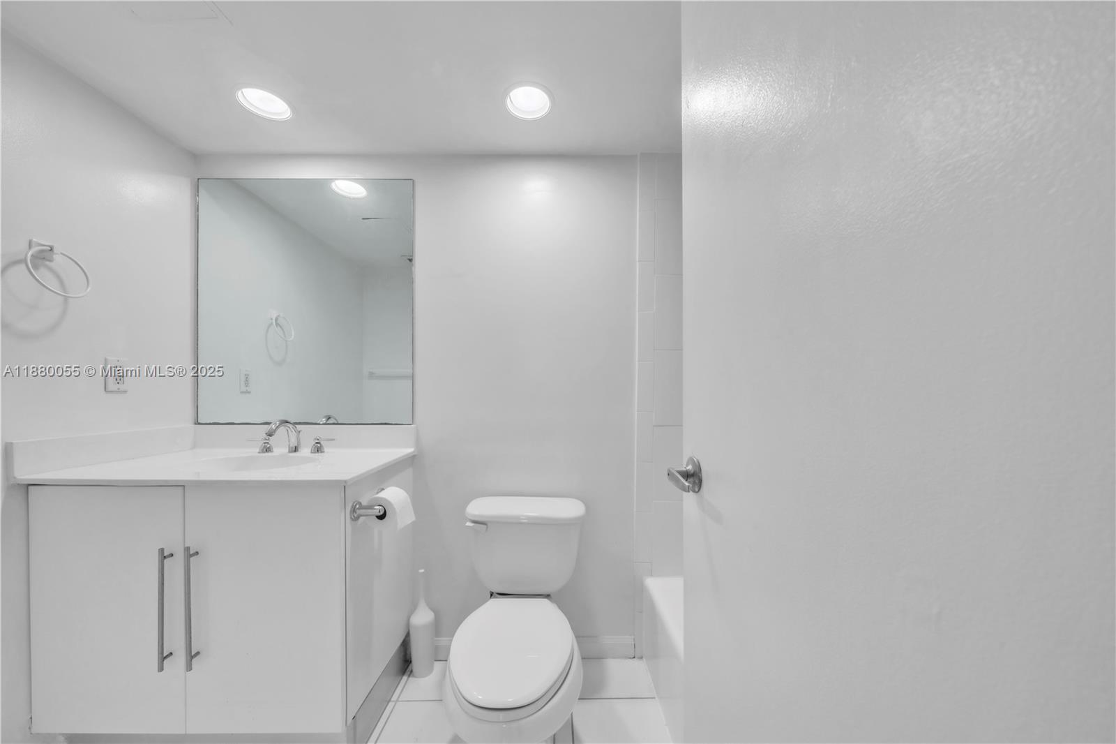 Photo of 3000 Ocean Dr  #1208, Hollywood, Florida, 33019 - 