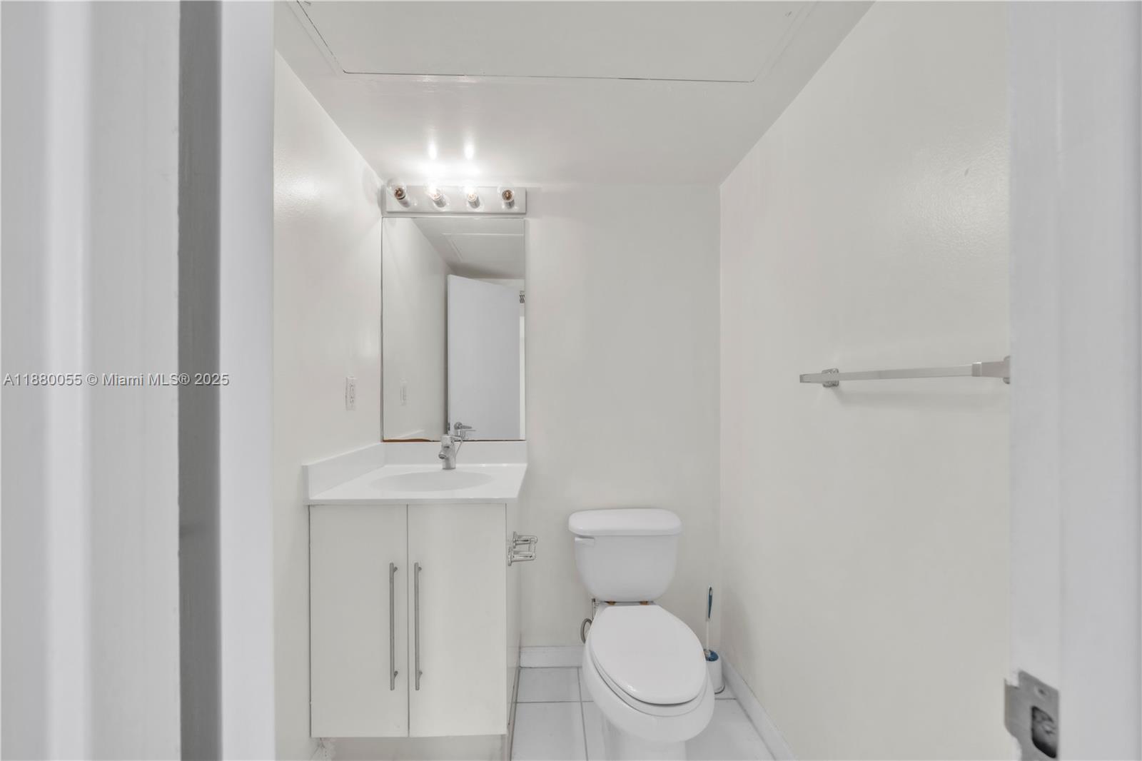 Photo of 3000 Ocean Dr  #1208, Hollywood, Florida, 33019 - 