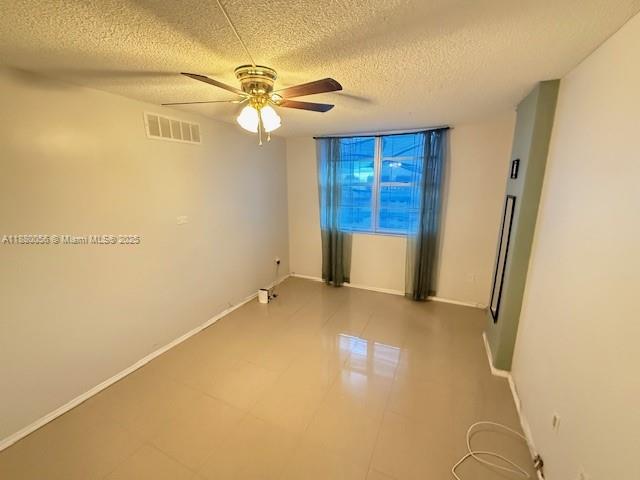 Ver detalles 1821 2 / 2 1350 sq. ft. $ 2025-09-19 0 foto