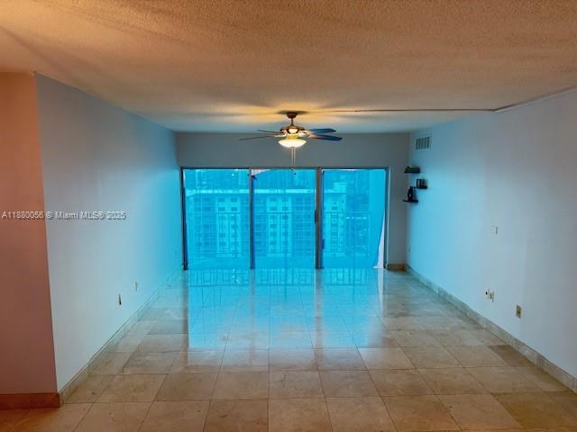 Ver detalles 1821 2 / 2 1350 sq. ft. $ 2025-09-19 0 foto