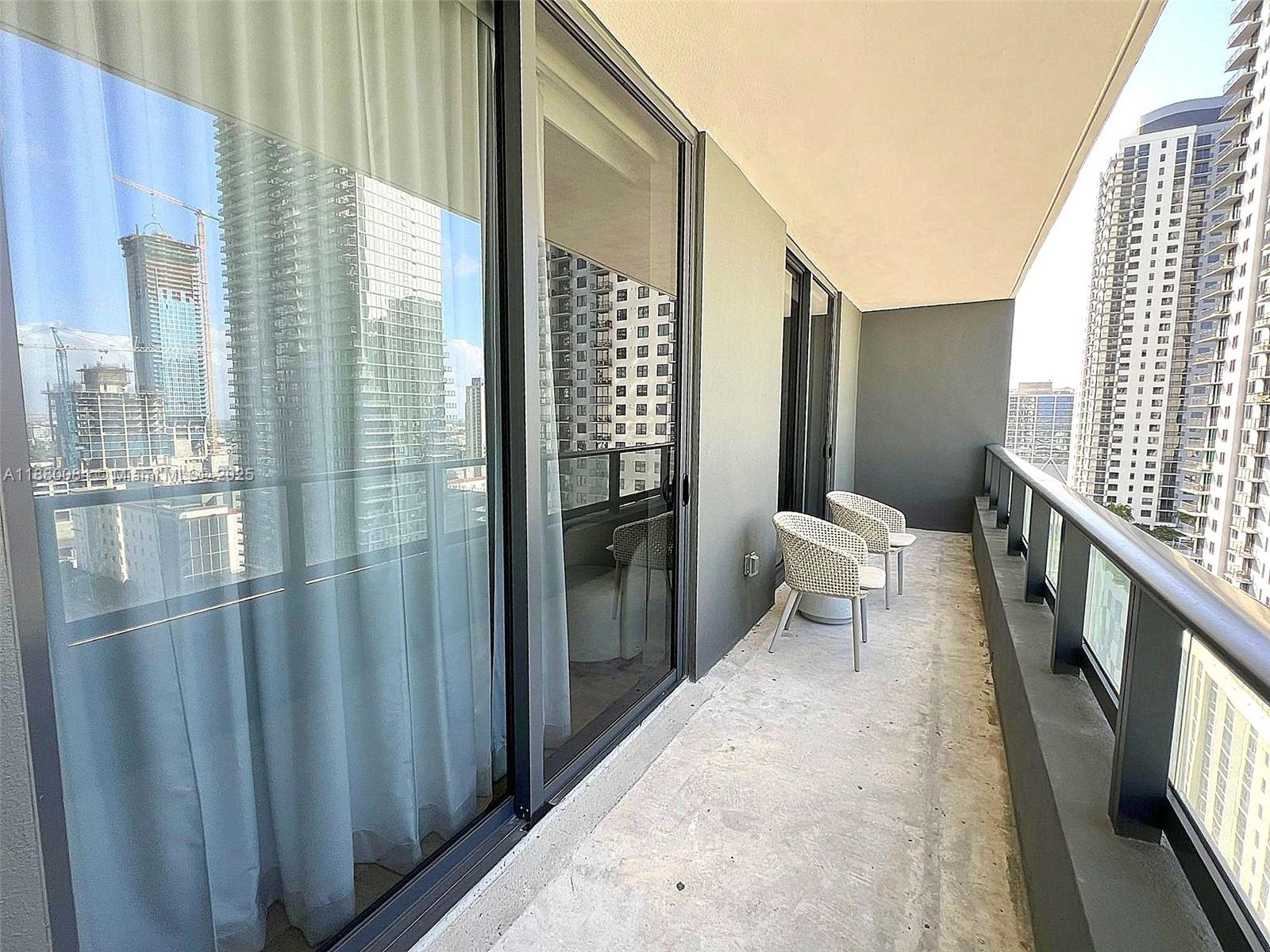1602 1 / 1 594 sq. ft. $ 2025-09-17 0 foto