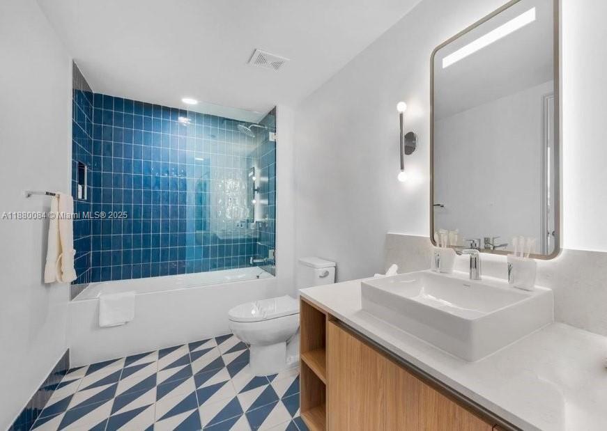 1602 1 / 1 594 sq. ft. $ 2025-09-17 0 foto