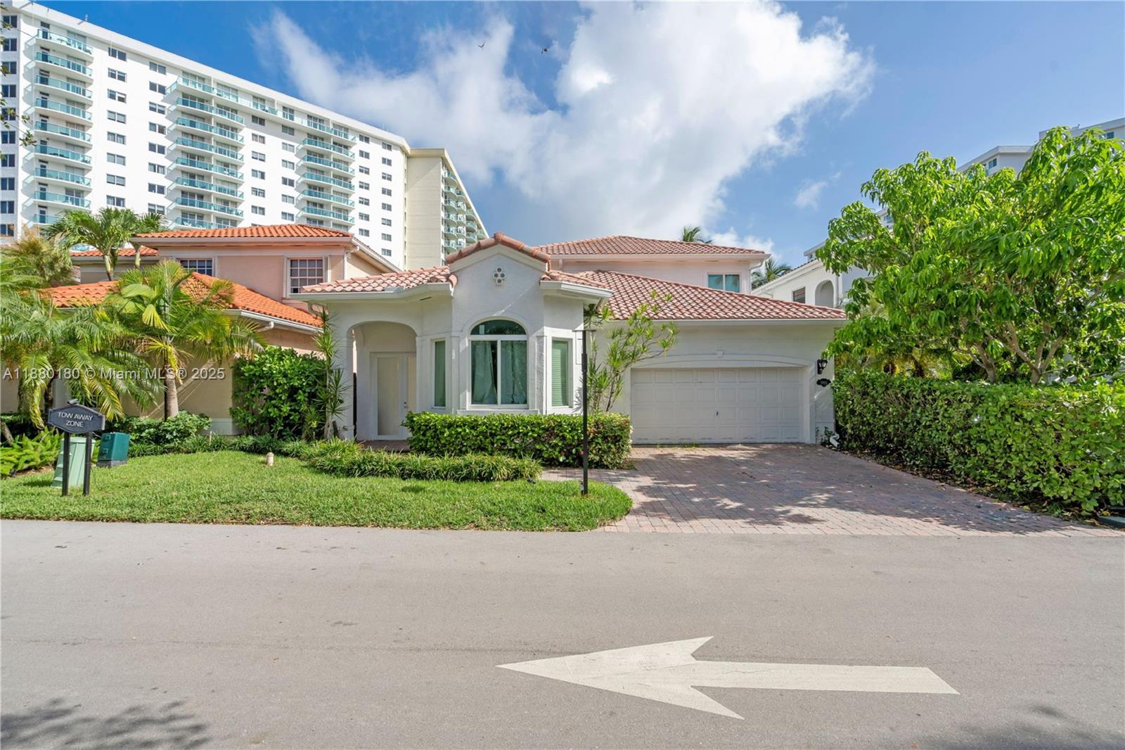 Photo of 3942 194th Ln  (3942), Sunny Isles Beach, Florida, 33160 - 