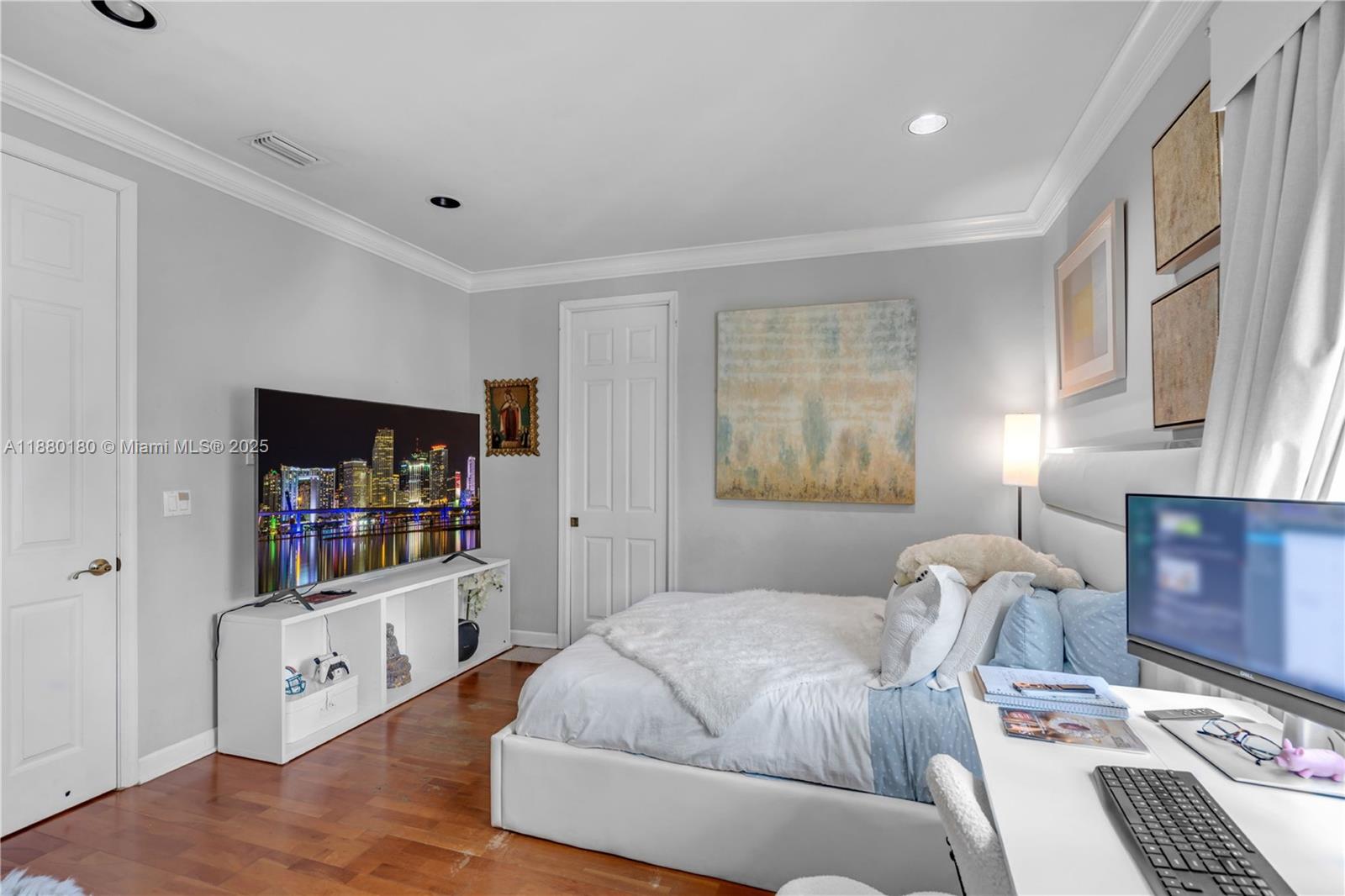 Photo of 3942 194th Ln  (3942), Sunny Isles Beach, Florida, 33160 - 
