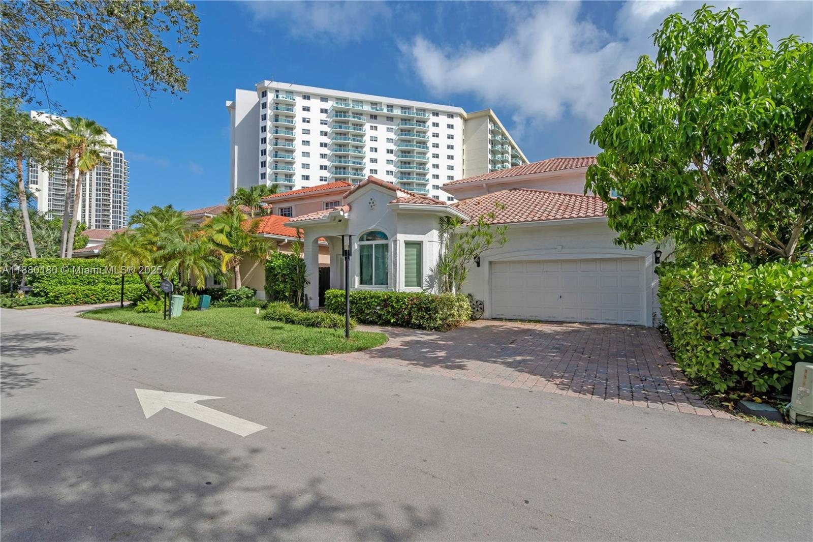 Photo of 3942 194th Ln  (3942), Sunny Isles Beach, Florida, 33160 - 