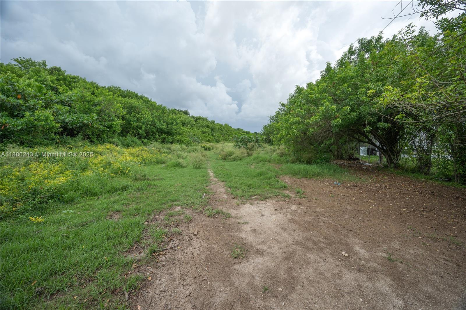   /   sq. ft. $ 2025-09-17 0 Photo