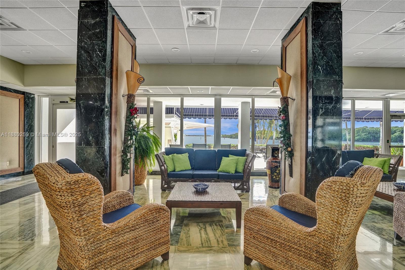 1727 1 / 2 762 sq. ft. $ 2025-09-17 0 foto