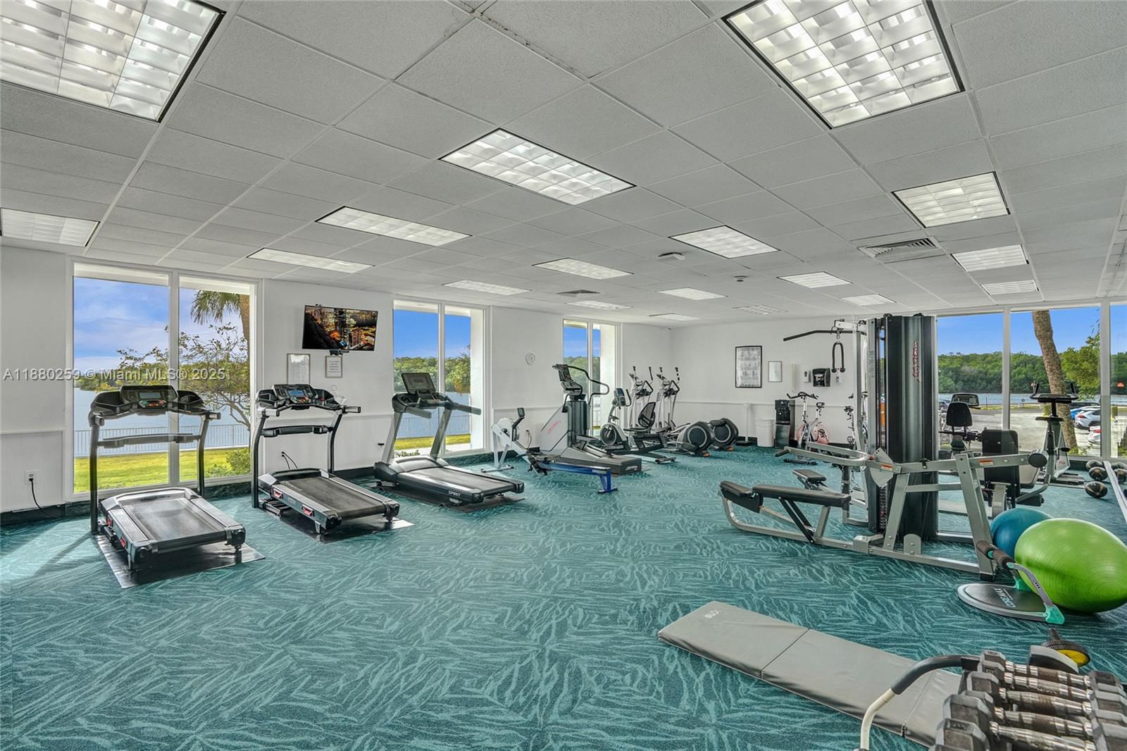 1727 1 / 2 762 sq. ft. $ 2025-09-17 0 foto