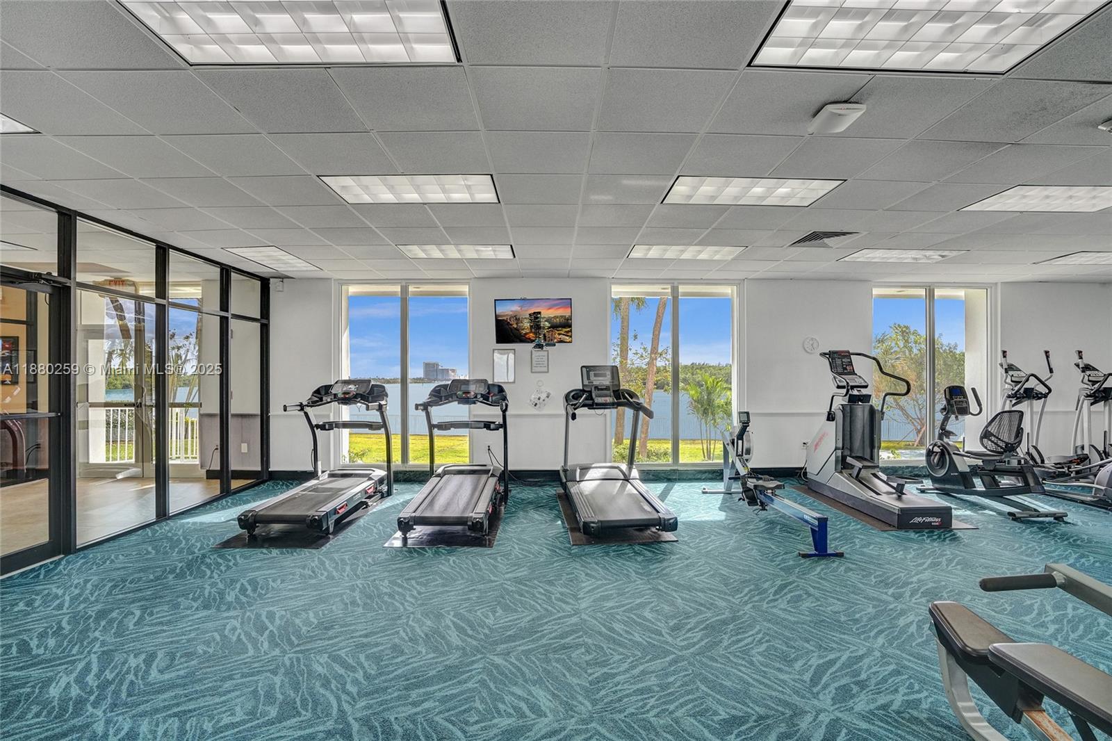 1727 1 / 2 762 sq. ft. $ 2025-09-17 0 foto