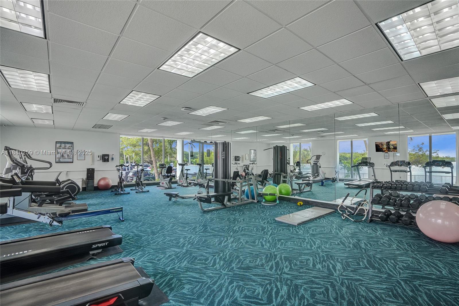 1727 1 / 2 762 sq. ft. $ 2025-09-17 0 foto