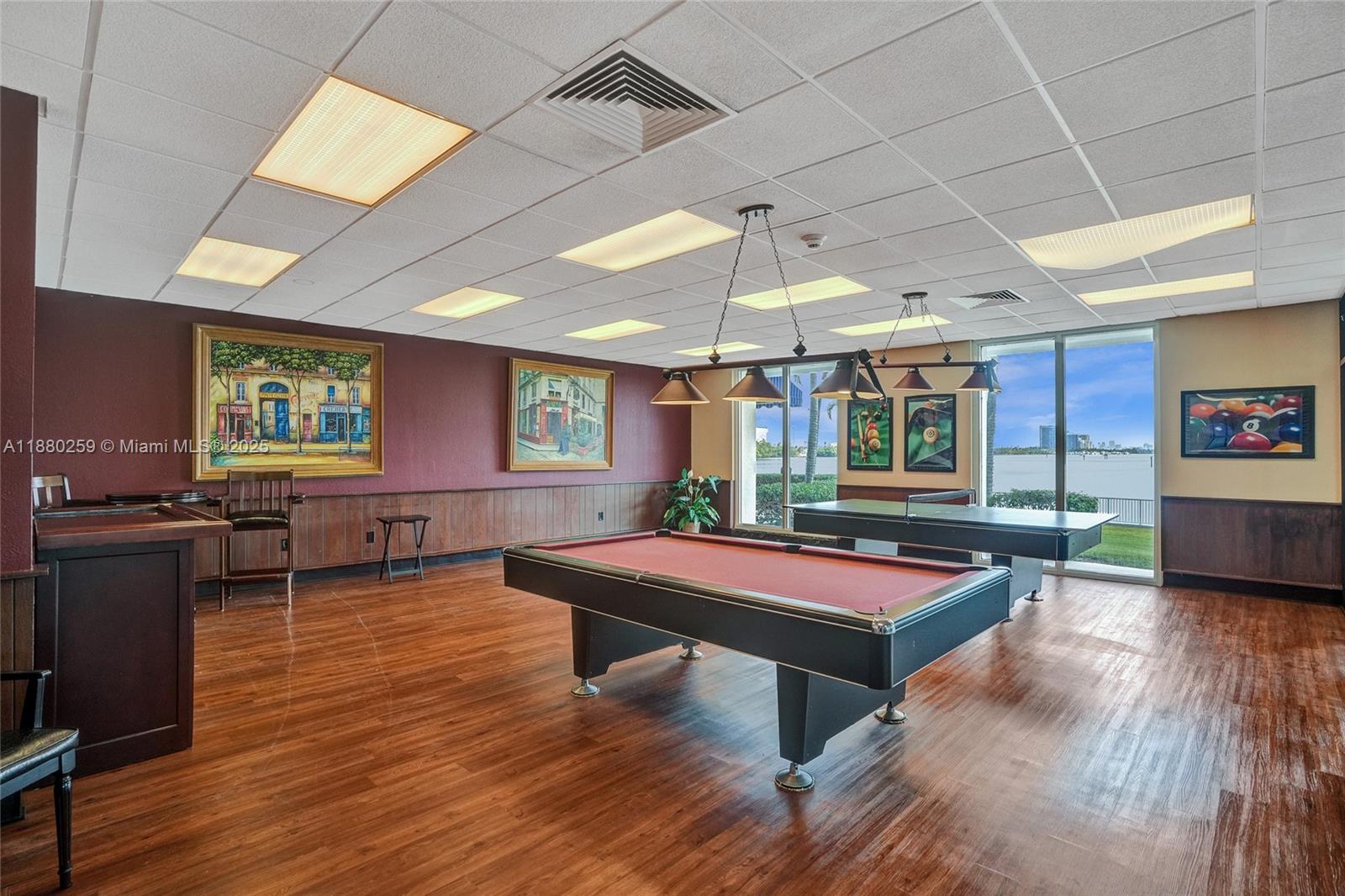 1727 1 / 2 762 sq. ft. $ 2025-09-17 0 foto