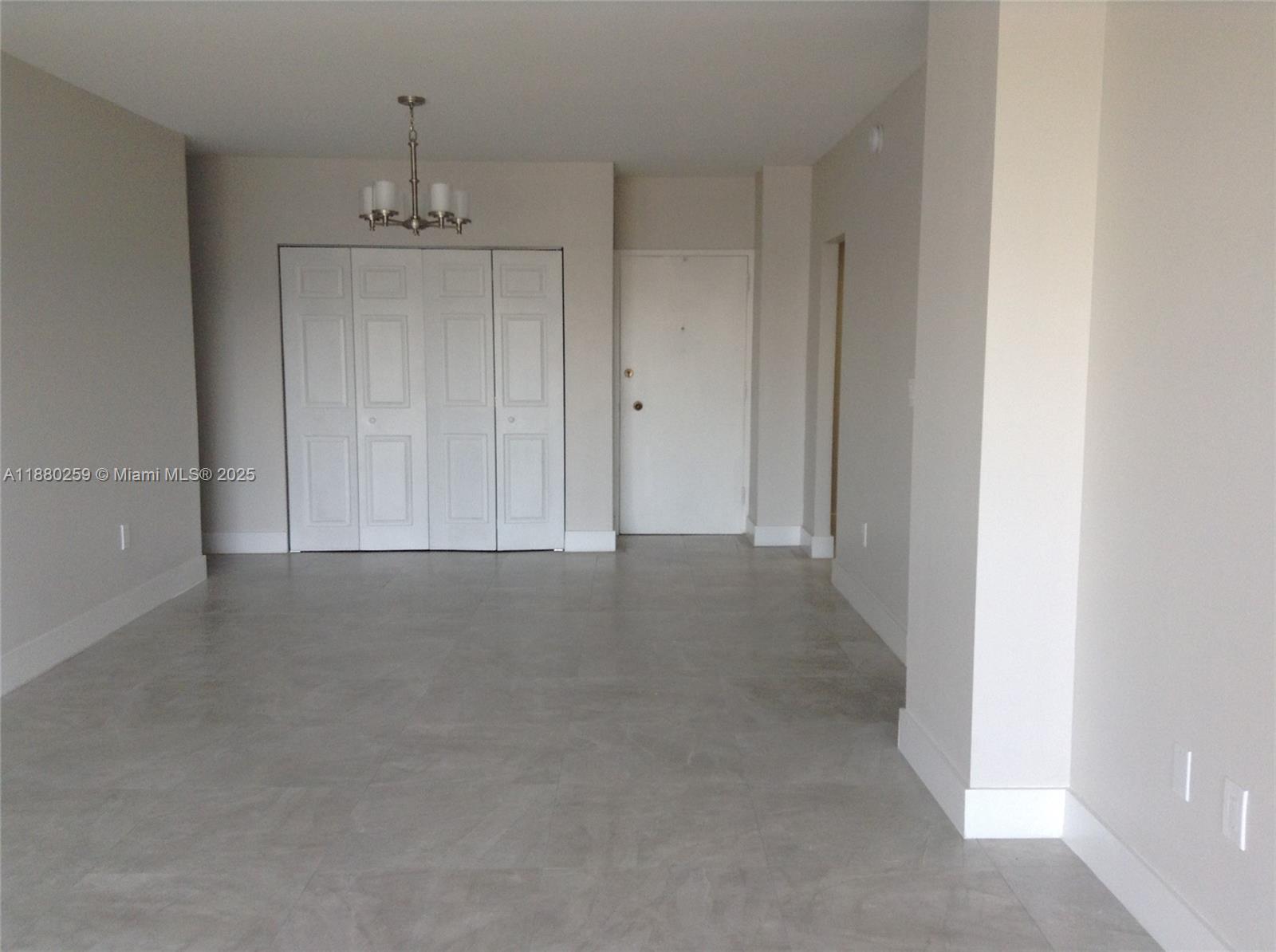 1727 1 / 2 762 sq. ft. $ 2025-09-17 0 foto
