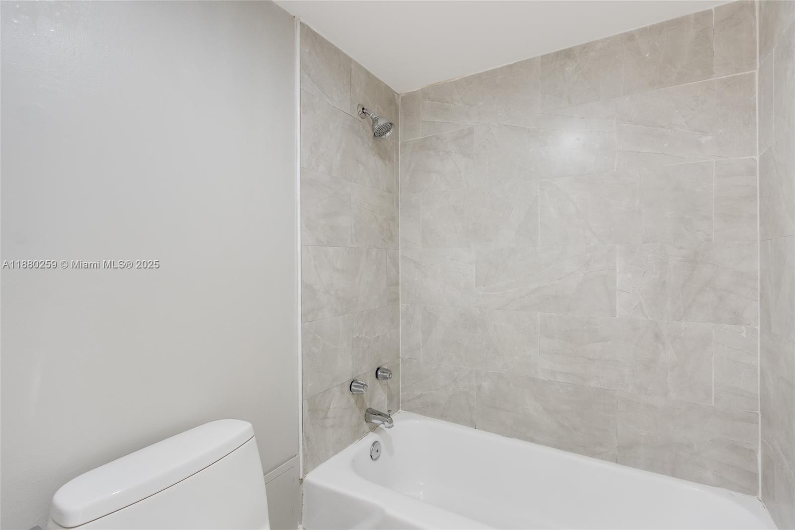 See details 1727 1 / 2 762 sq. ft. $ 2025-09-17 0 Photo