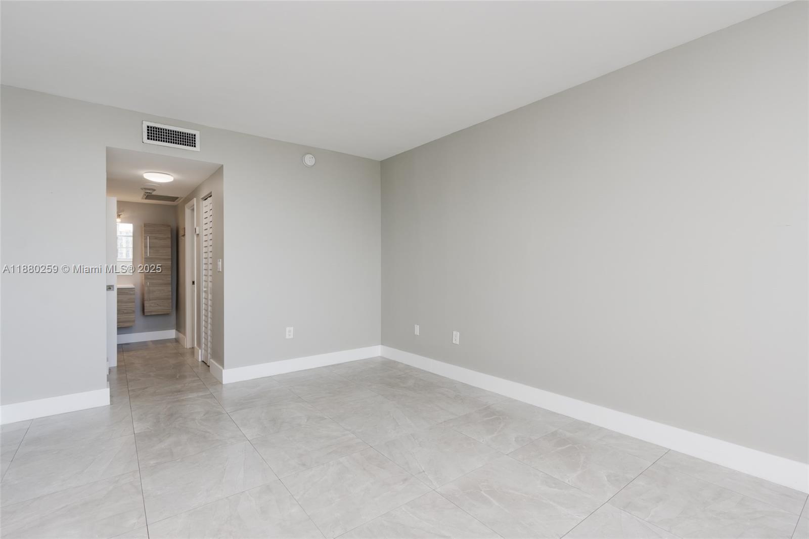See details 1727 1 / 2 762 sq. ft. $ 2025-09-17 0 Photo