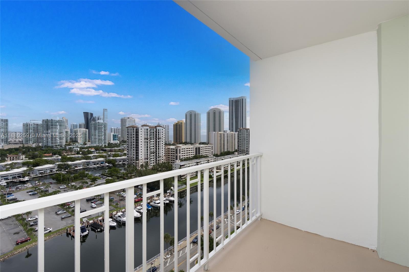 See details 1727 1 / 2 762 sq. ft. $ 2025-09-17 0 Photo
